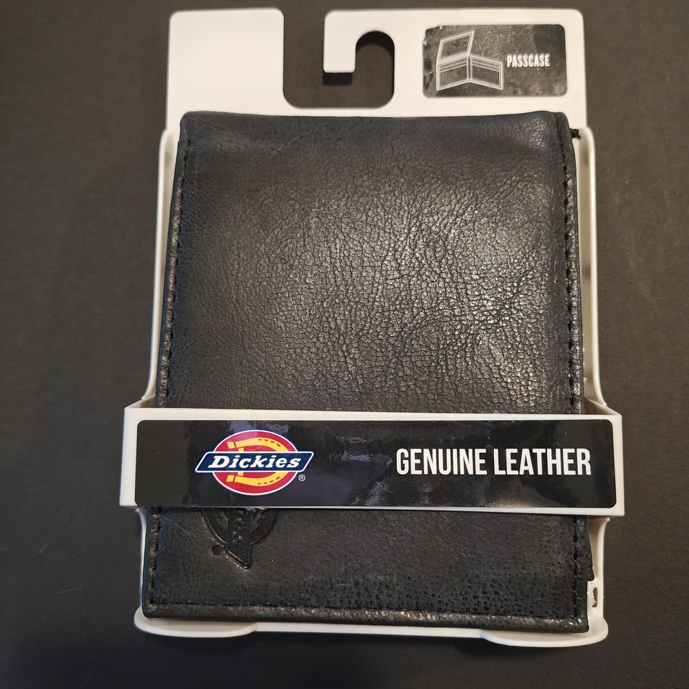 Dickies Dark Leather Card Holder